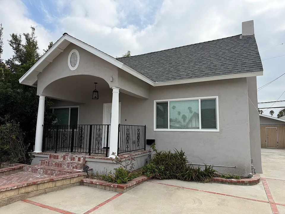 816 N Kenmore Ave