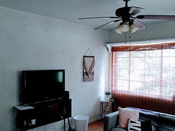 4th image of 1105 N Hampton Ave
