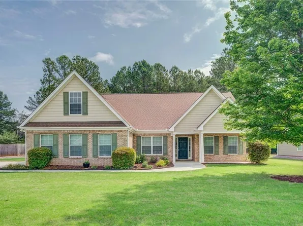918 Golden Meadows Ln, Loganville, GA 30052