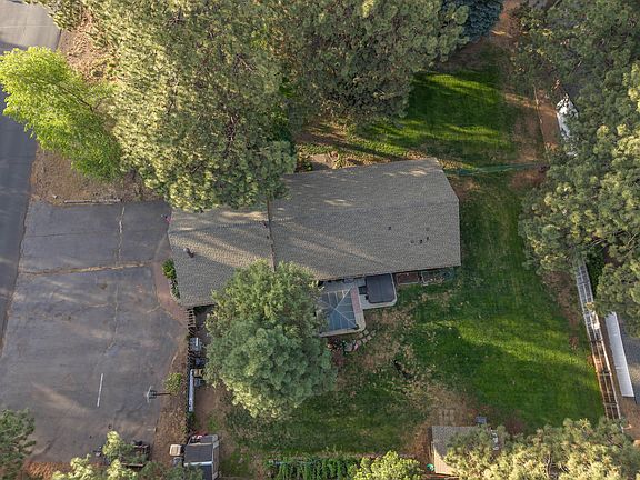 5th image of 21025 Denning Dr
