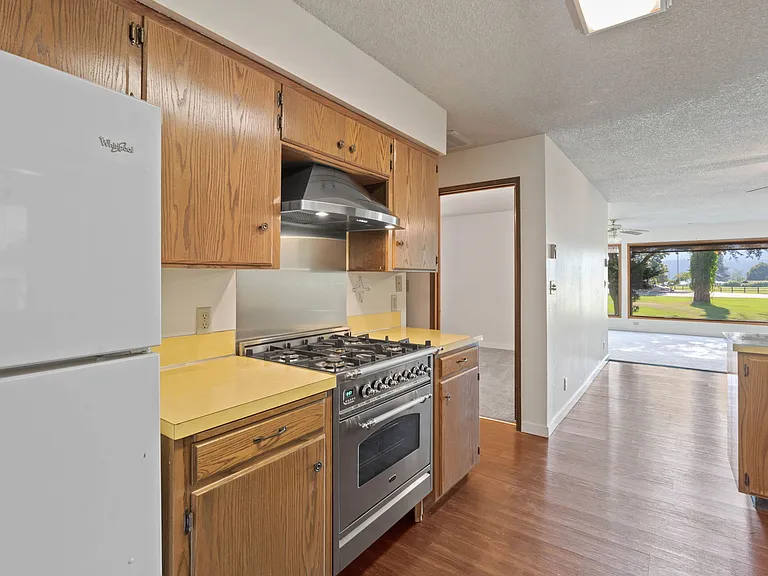 10181 N Fairway Dr — Photo 2