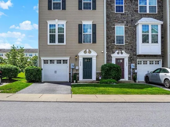 1260 Rannoch Ln, York, PA 17403