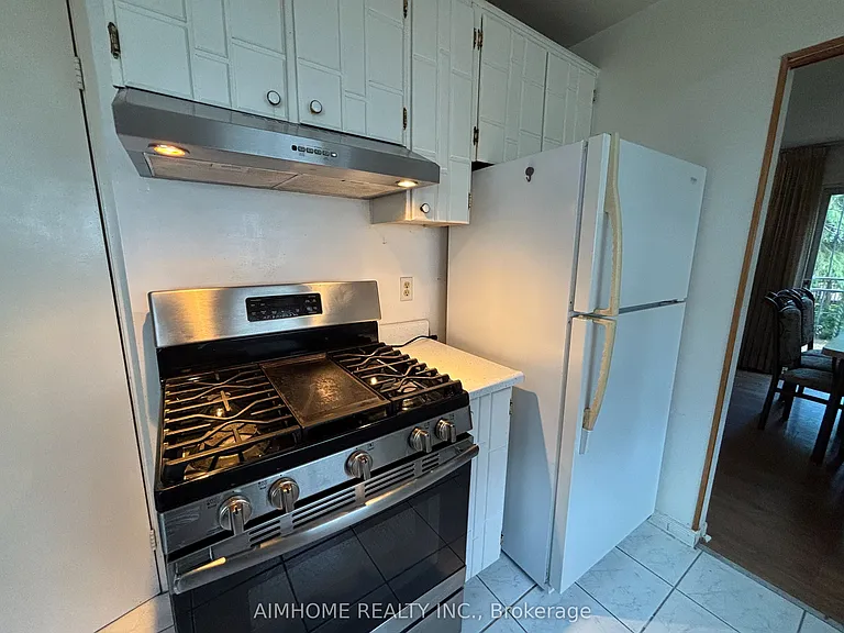 29 Snowshoe Cres — Photo 11
