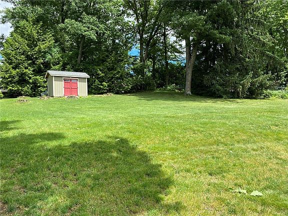 2nd image of 113 Iroquois Dr