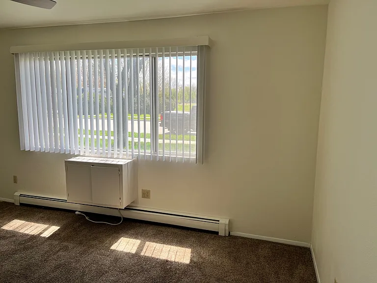 650 E Lincoln Ave — Photo 8
