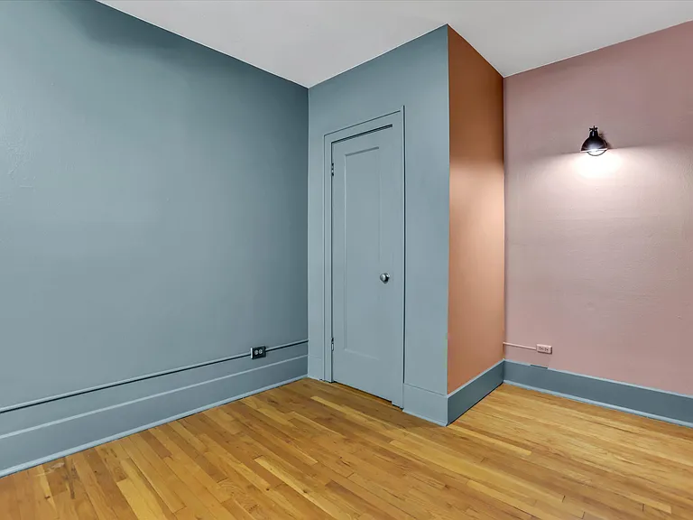 1275 N Clarkson St — Photo 17