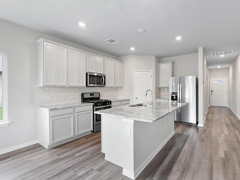 209 Golden Plains Pkwy — Photo 31
