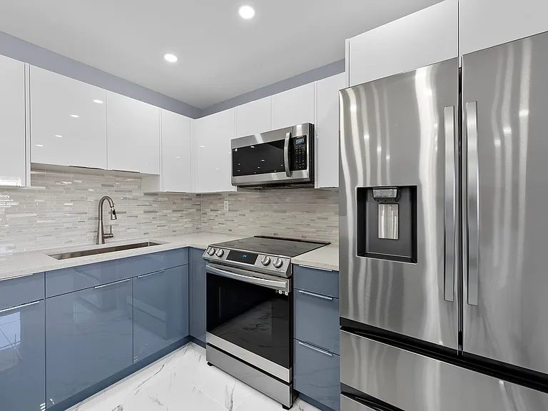 1400 NE 54th St #107 — Photo 8