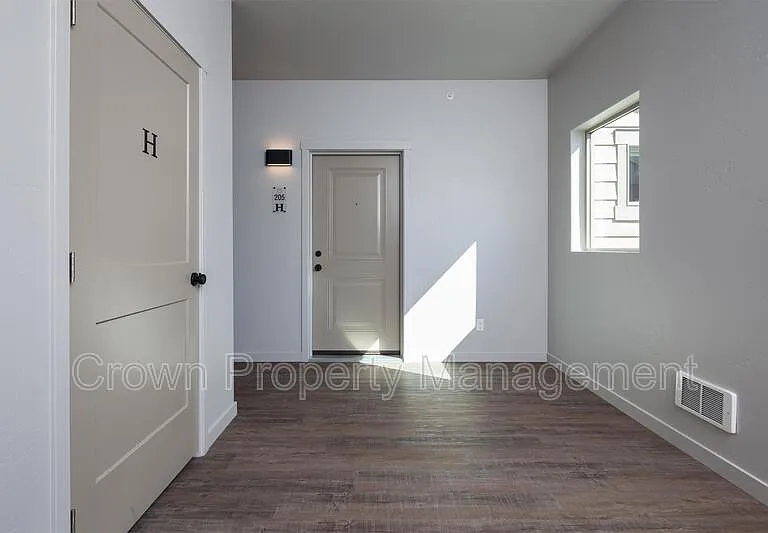 207 Sawyer Ln #D — Photo 17