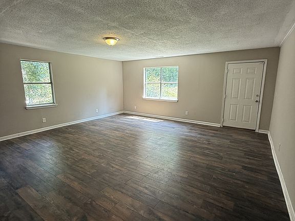 5th image of 405 Nevada St