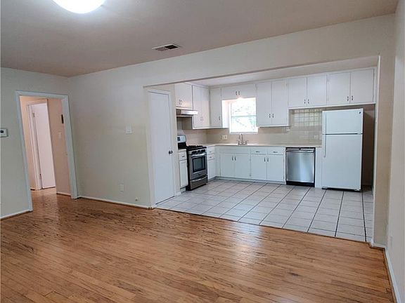 3rd image of 4707 Sylvandale Dr
