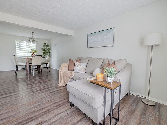 4th image of 2073 Raintree Pl
