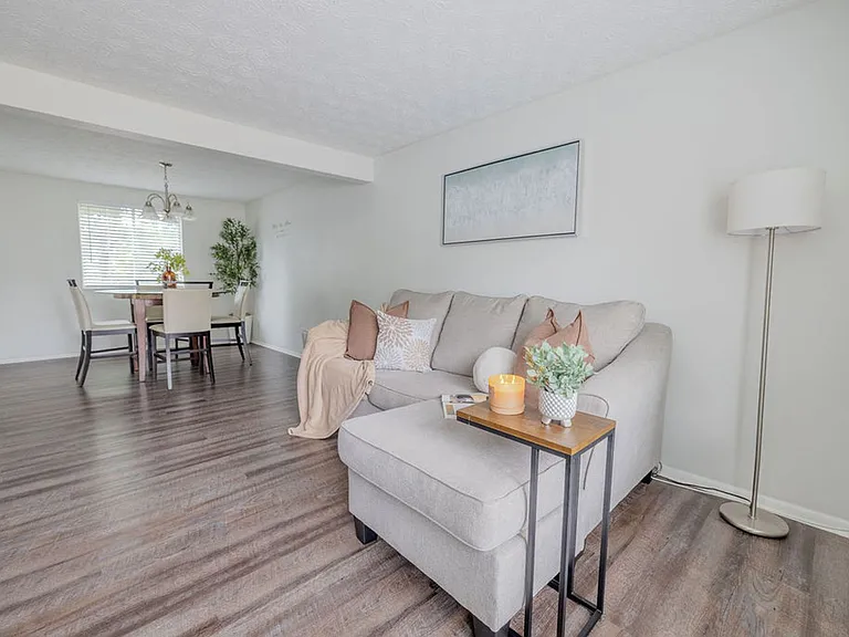 2073 Raintree Pl — Photo 4