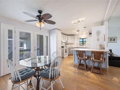 105 Calais CT, Naples, FL, 34112