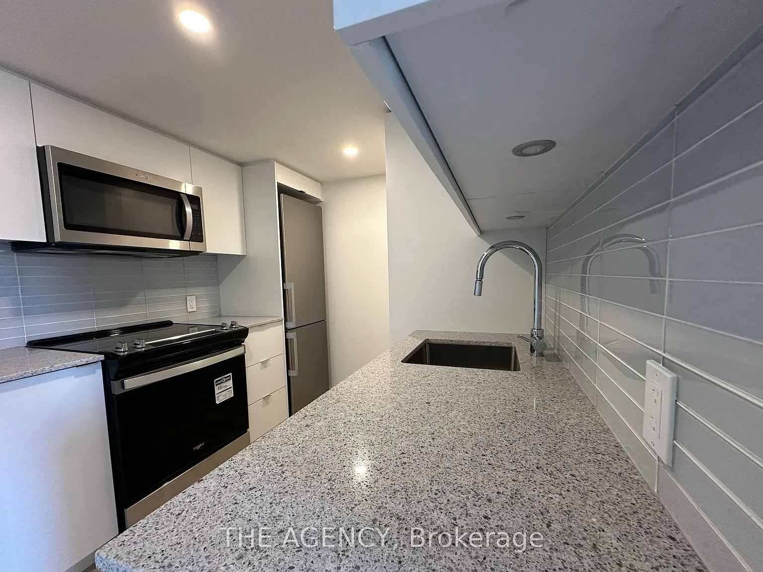 Nordic Condos — Photo 2