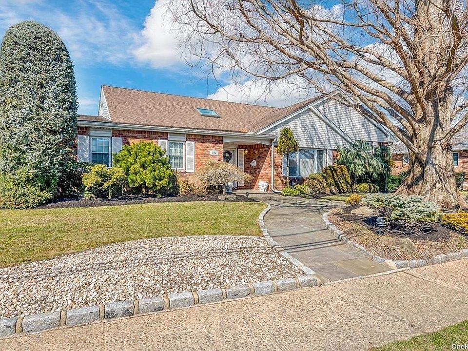 284 Harbor Lane, Massapequa Park, NY 11762 Zillow