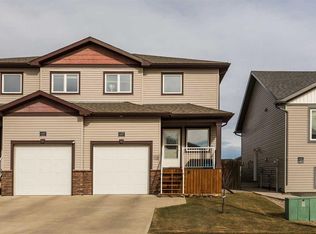 4405 SW Lake Dr, Coalhurst, AB T0L0V2