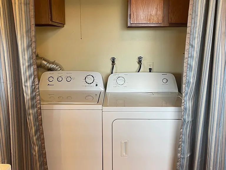870 Greentree Dr — Photo 16