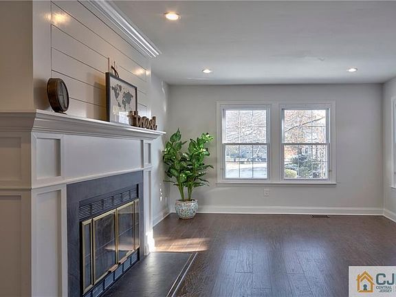 5th image of 177 Concordia Cir