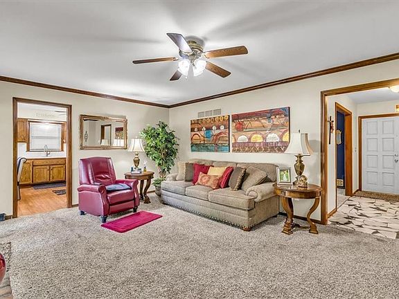 5th image of 1703 NW Willow Cir