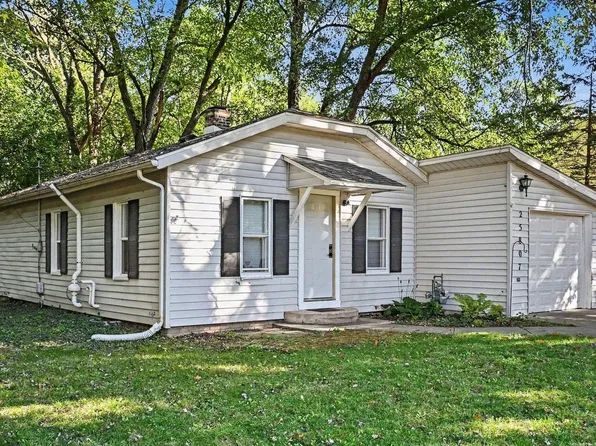 25807 Coolidge Ave, Elkhart, IN 46517