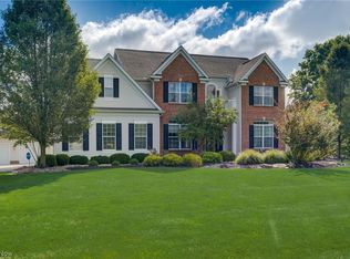 3943 Greenfield Farms Dr, Uniontown, OH 44685