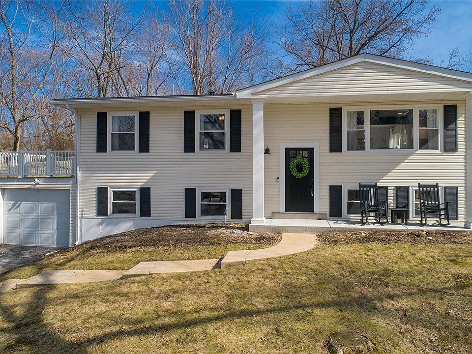1st image of 1000 Leisure Ln