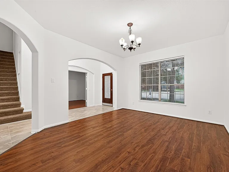 22303 Naple Hollow Ln — Photo 5