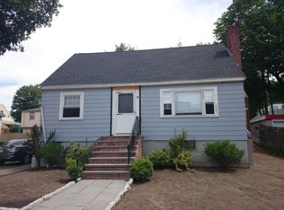 18 Edgemere Rd, West Roxbury, MA 02132