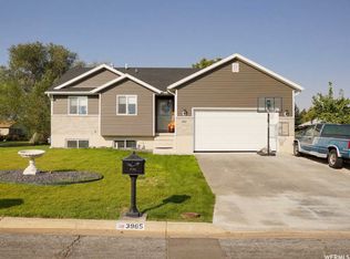 3965 S 2025 W, Roy, UT 84067