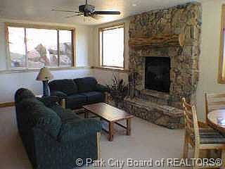 5th image of 7377 Pineridge Dr