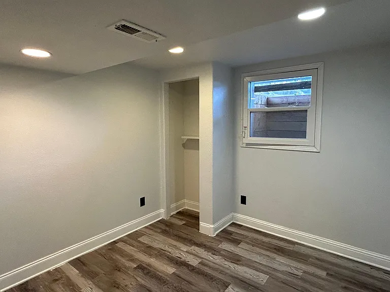 283 Maximus Dr — Photo 9