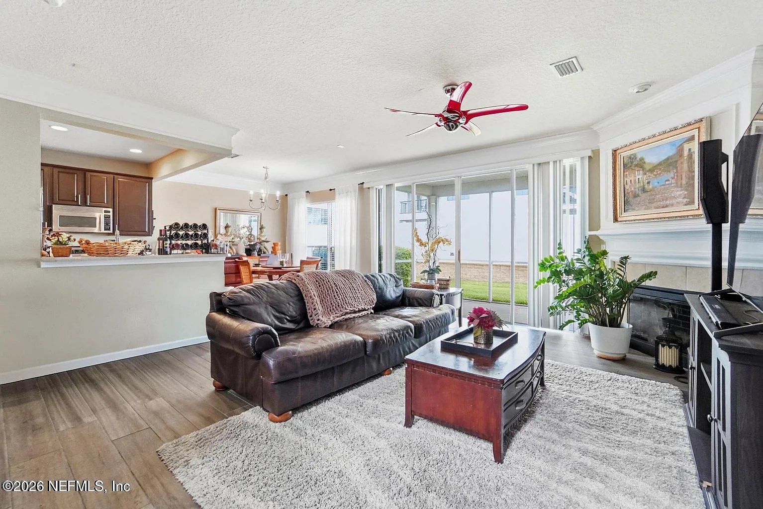 3 bed, 2.5 bath, 1678 sqft, $2,200 — Photo 3