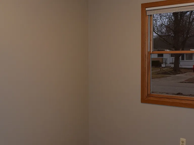 1140 Hull Ave — Photo 6