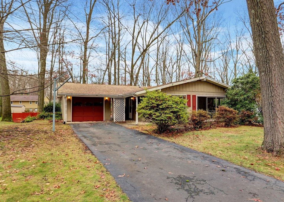 1st image of 482 Westgate Dr