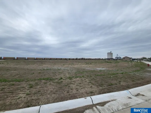 601 Railroad St, Hallam, NE 68368