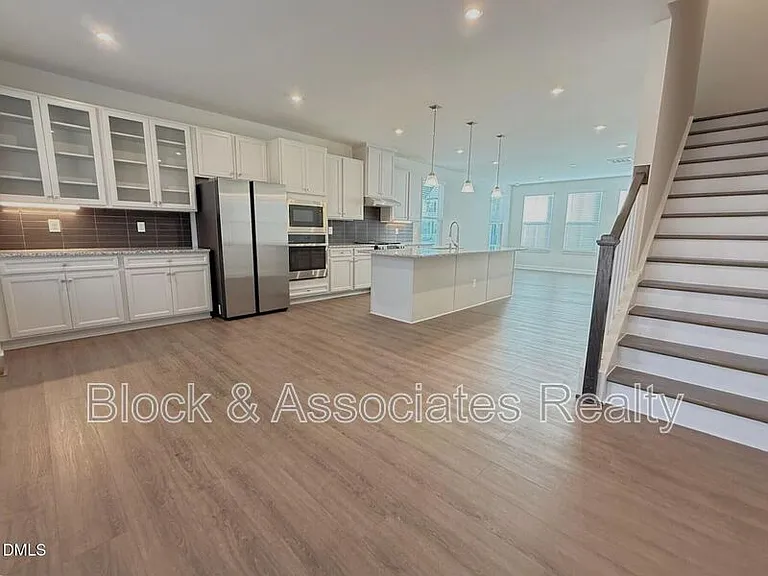 1362 Chowan Ave — Photo 10