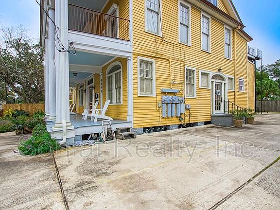 2nd image of 1722 Jackson Ave APT A