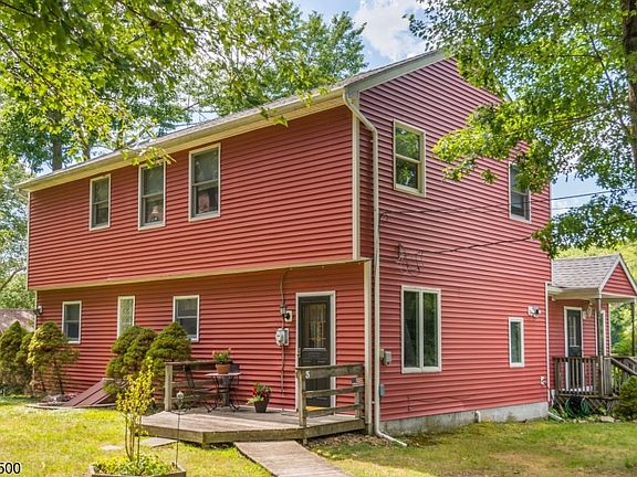 2nd image of 3 Spruce Ct
