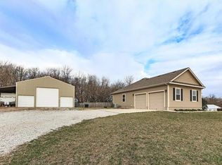834 NW 1911th Rd, Lone Jack, MO 64070