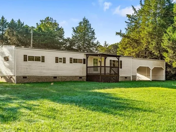 2202 Woodfield Dr, Sophia, NC 27350