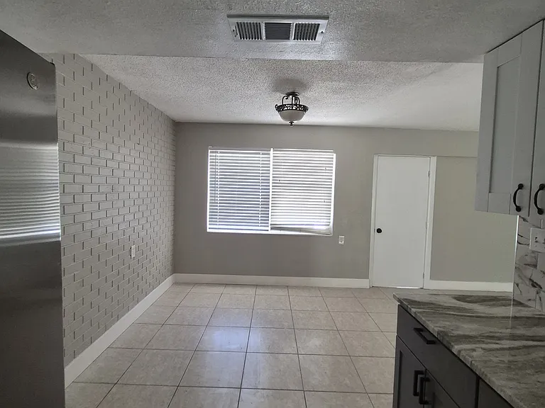 5311 Luna Vista Dr — Photo 9