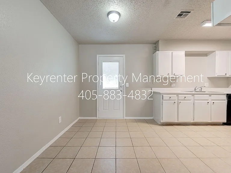 313 Belmont Dr — Photo 9