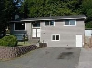 15924 1st Ave NE, Shoreline, WA 98155