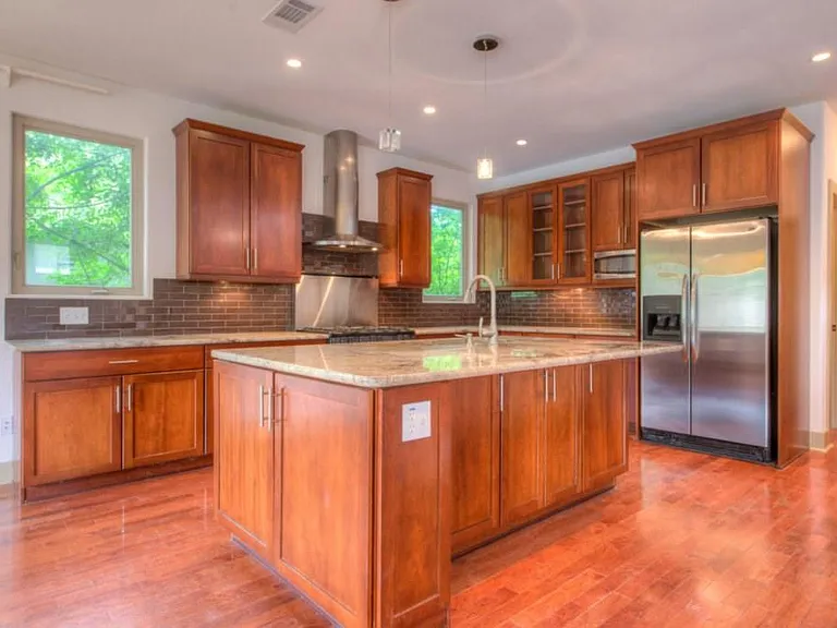 605 Peacock Ln #C — Photo 4