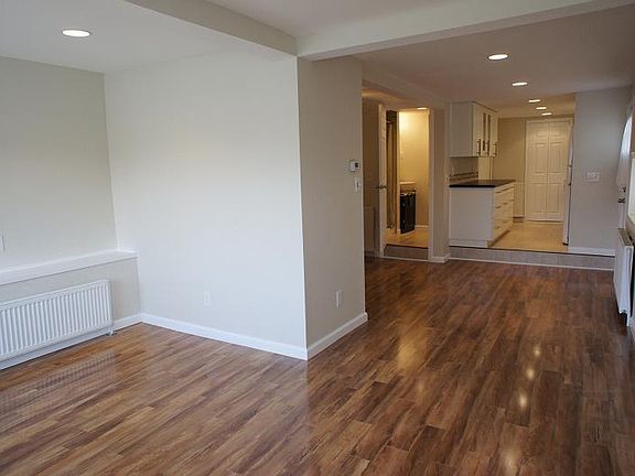5th image of 163B Hudson Ave #B