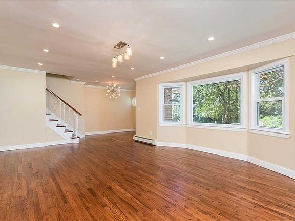2nd image of 17 Vine St