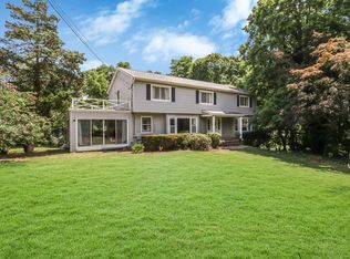 2 Windswept Ln, Setauket, NY 11733