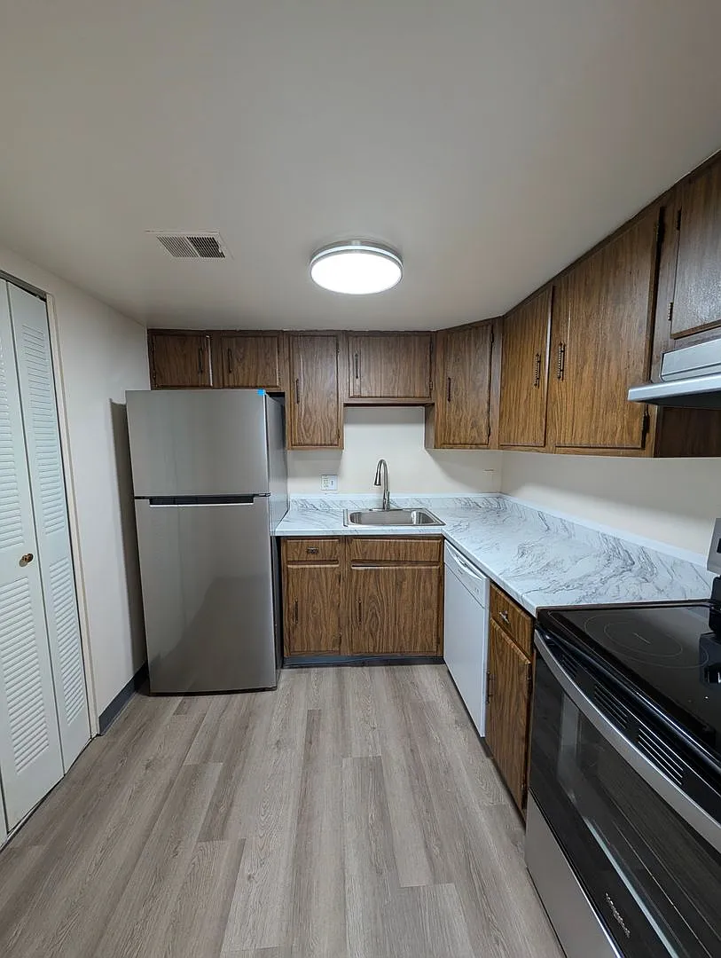 221 Westinghouse Avenue — Photo 3
