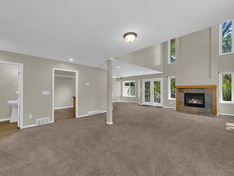 691 E Union Pines Ct — Photo 2